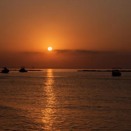 Telmar Sunrise View 100m From The Sea * Λάρνακα