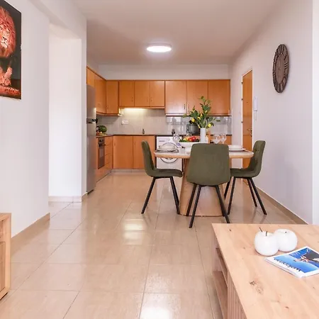 Apartment Telmar Sunrise View 100m From The Sea Larnaka