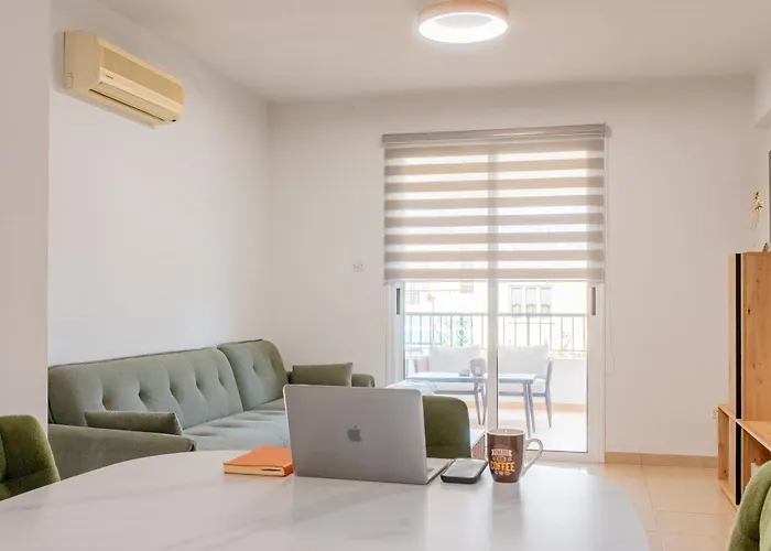 Telmar Sunrise View 100m From The Sea Apartmán Larnaca